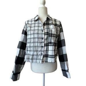 Forever 21 Flannel Cropped Plaid Shirt 100% Cotton Long Sleeve SZ M